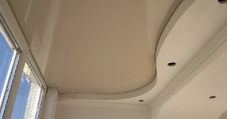 Натяжной потолок на балкон Сальск, цена 6132 руб.